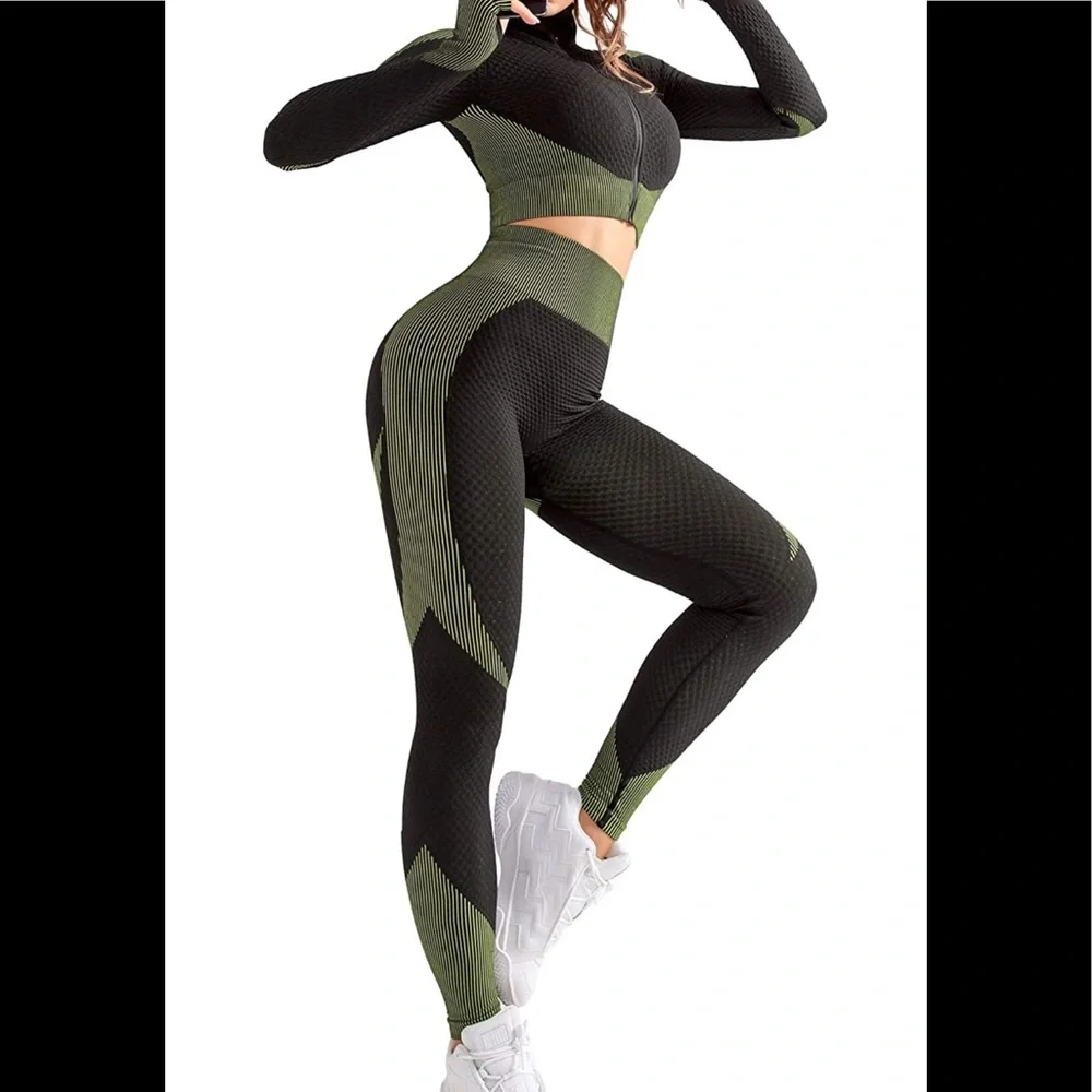 BRAND NEW 2 PIECE WOMENS TRACKSUIT/ WORKOUT OUTFIT. (GREEN/BLACK) - Picture 4 of 5